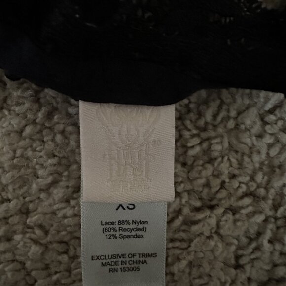 Set of 2 Victoria's Secret We are Hot as Hell HAH Stretch Lace Bralettes XS - Picture 2 of 3